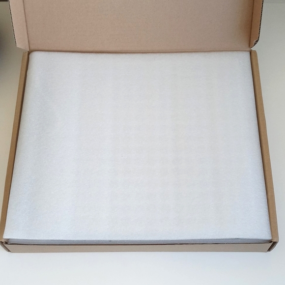 Red Light Panel New in Box (With Cord, Hanging Wires with Hooks & Instructions) - Picture 15 of 16